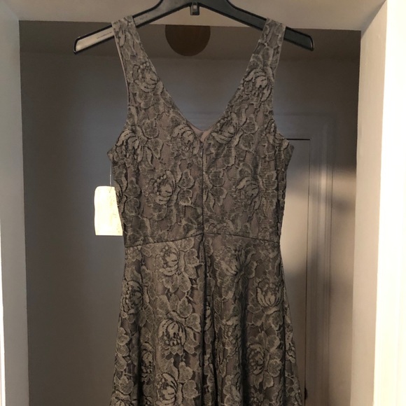 Dress - Picture 2 of 5